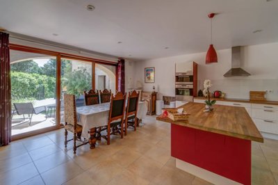 ba085e77e9e079d3af765a0d6a2c7933eaf087a10f192