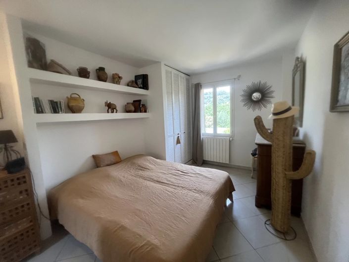 Image No.8-4 Bed House for sale