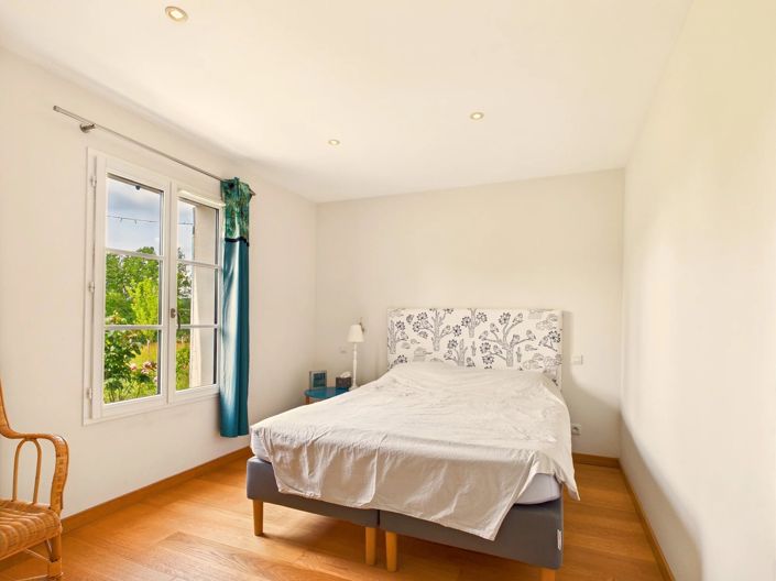 Image No.8-4 Bed House for sale