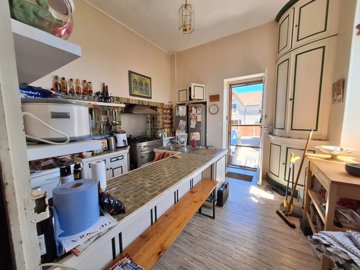 f64a5b4e8b146a0253e793ea43752919c5a53f792c192