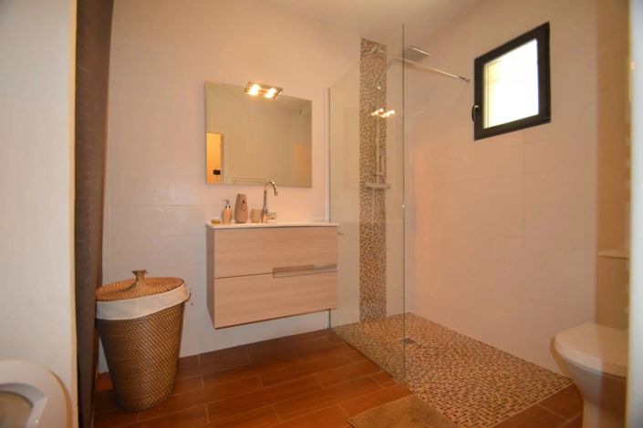 Image No.7-2 Bed Property for sale