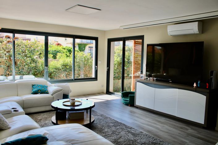 Image No.12-9 Bed House for sale