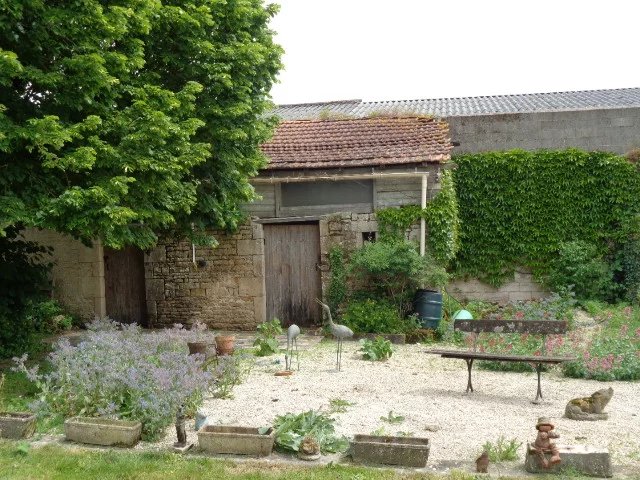 Image No.13-Maison de village de 4 chambres à vendre à Brioux-sur-Boutonne