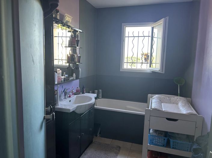 Image No.13-5 Bed House for sale