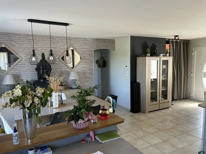 Image No.6-5 Bed House for sale