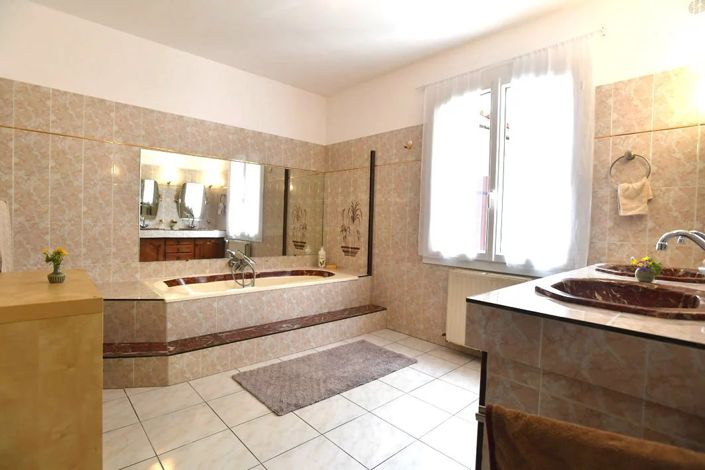 Image No.11-4 Bed House for sale