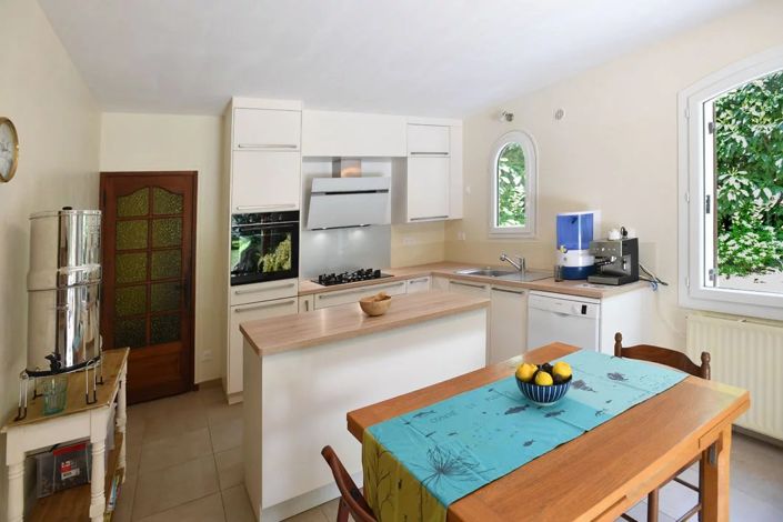 Image No.6-4 Bed House for sale