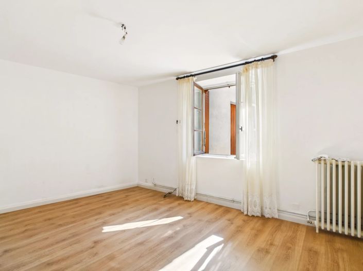 Image No.5-Maison de 2 chambres à vendre à Marval