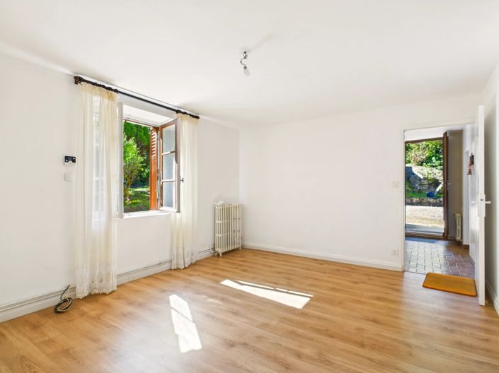 Image No.6-Maison de 2 chambres à vendre à Marval