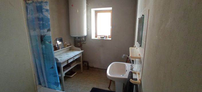 Image No.9-3 Bed Village House for sale