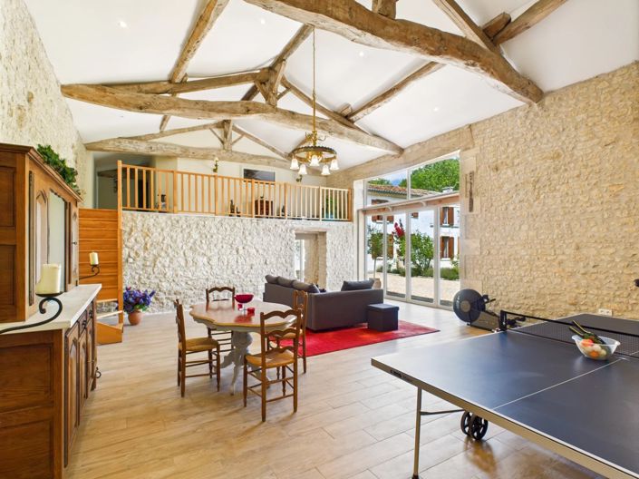 Image No.3-8 Bed House for sale