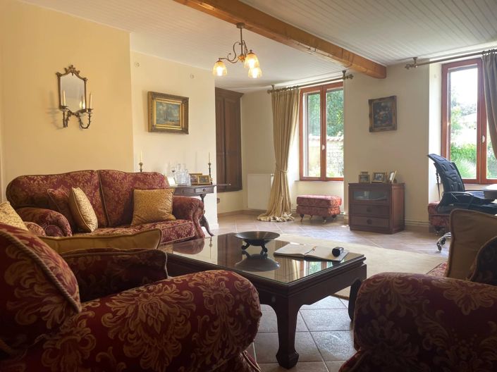 Image No.9-8 Bed House for sale