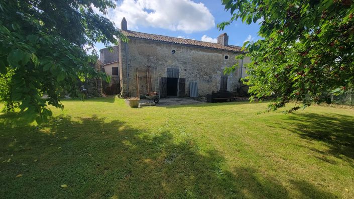Image No.2-Maison de village de 1 chambre à vendre à Courcôme