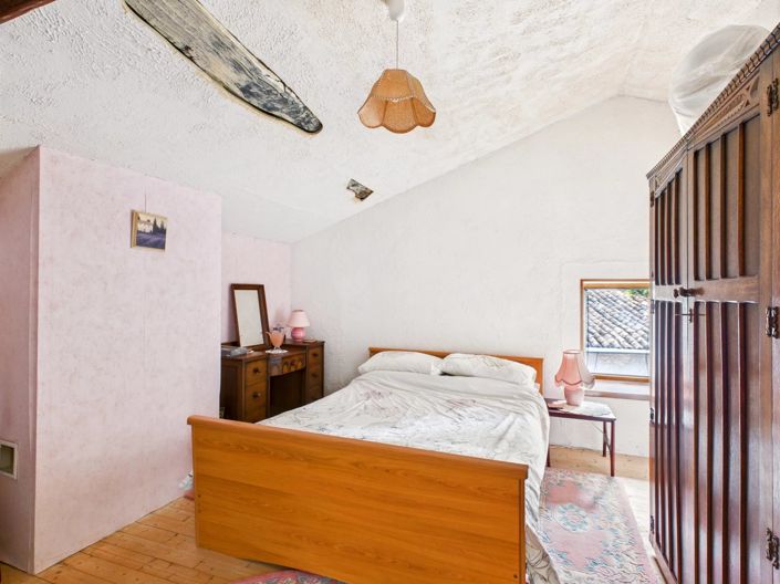 Image No.8-7 Bed Village House for sale