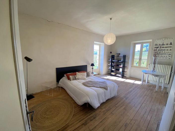 Image No.10-5 Bed House for sale