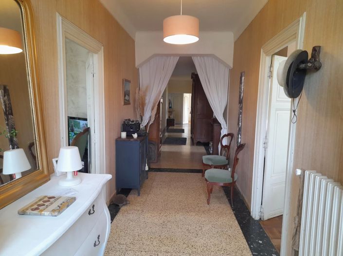 Image No.5-5 Bed House for sale