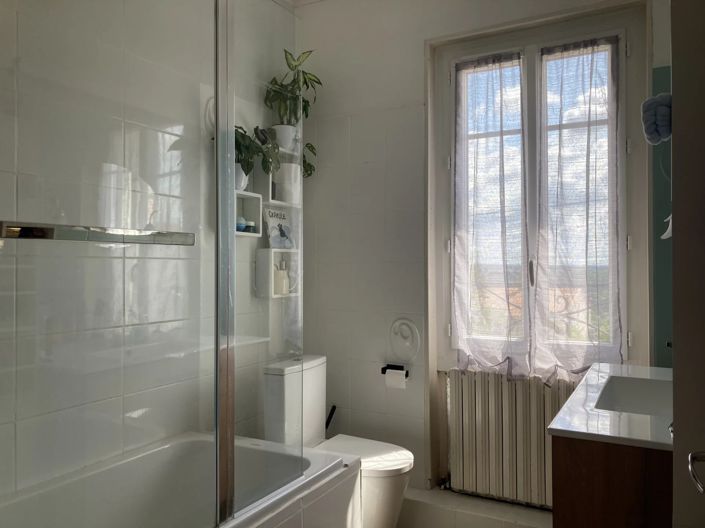 Image No.10-3 Bed House for sale