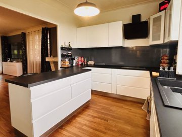 0407b016b6850f126a3646452768eab8d3e76eab6c377