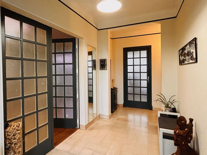 Image No.5-5 Bed House for sale