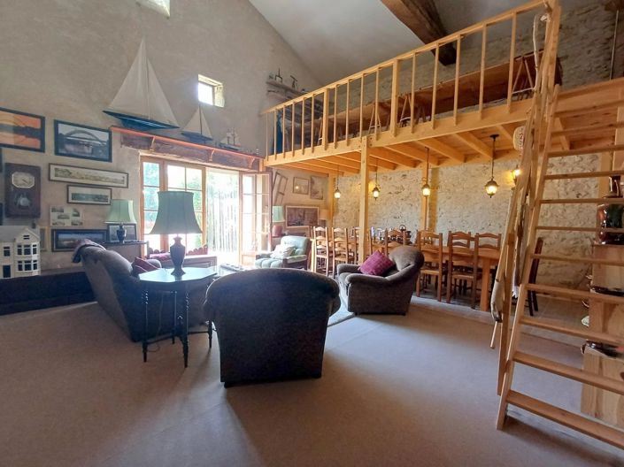 Image No.3-Maison de 5 chambres à vendre à Nieul-le-Virouil