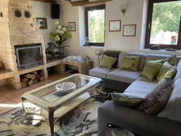 202749cb3155f18ca653ffe4704a7d14f66c7c562d192