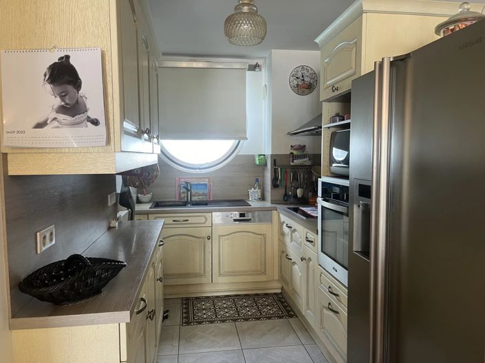 Image No.12-2 Bed Property for sale