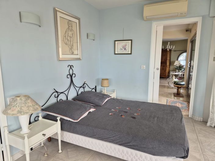 Image No.14-2 Bed Property for sale