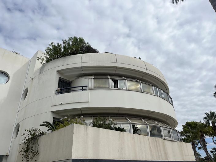 Image No.3-2 Bed Property for sale