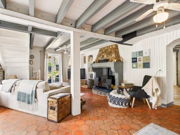 58124aeeec73bd4315a543caf76ed2595d9a380a4a192