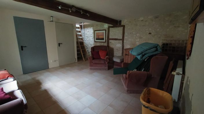 Image No.8-3 Bed Village House for sale