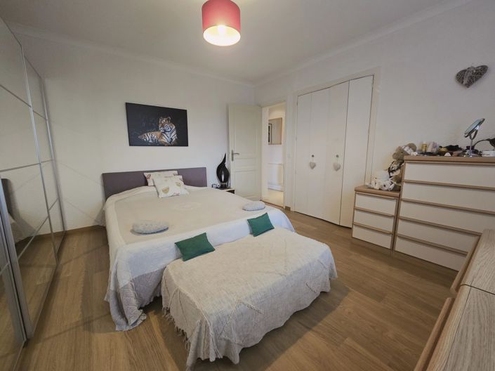 Image No.4-3 Bed House for sale