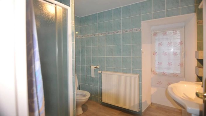 Image No.9-3 Bed House for sale