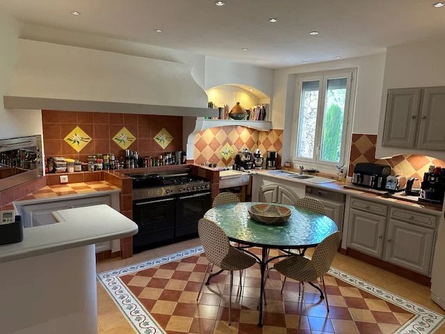 Image No.14-6 Bed House for sale