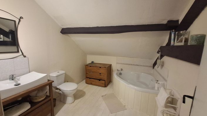 Image No.12-6 Bed Commercial for sale