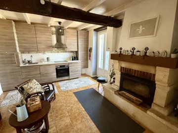 012e3e67c570d842e4611b73334bbd4614715262a5403