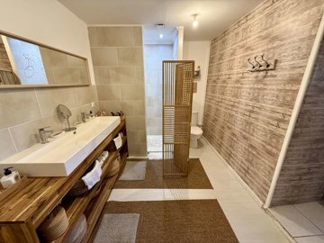 13f96b397be869830e258087b08f4a4d1ccd7feb6d403