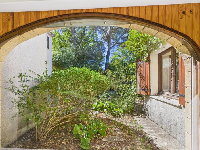 Image No.10-4 Bed House for sale