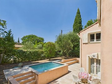 f5a61a66c4d33b3f04a77712e8a39b38ecc308a622192