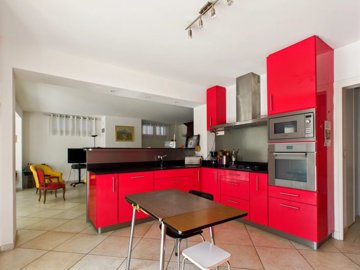 4bb691ac25fb66bd1d8fbcd2dc7f56b580694df298192