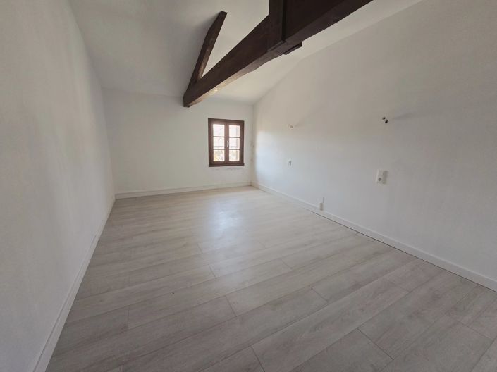 Image No.8-4 Bed Village House for sale