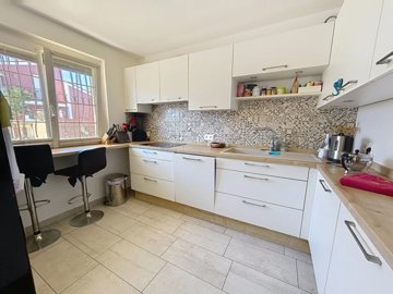 b43baee13fbd95f6d2e97b96c932948df4c533a577192