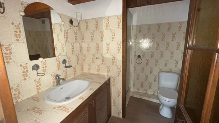 Image No.15-1 Bed Property for sale