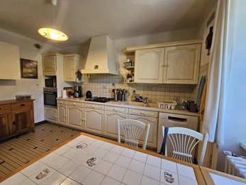 d806a1684209be285f76d3b2fd4ea1d8571aa7bc98192