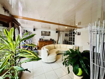 c0259bb2a3d74219ef3ec19c7ee73f7fe97428f704403