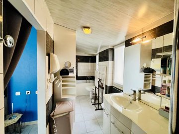 6a54ae9a8424b224030fa86097d2dc78251c4ca5a6403