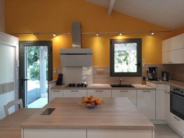 96c4a1be03d8196f8e24d959196c57d00f6e0441ea397