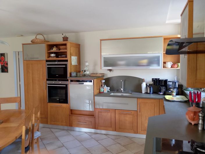 Image No.9-5 Bed House for sale