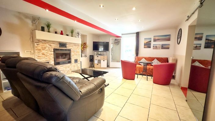 Image No.3-2 Bed House for sale