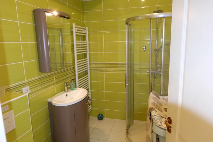 Image No.15-6 Bed House for sale