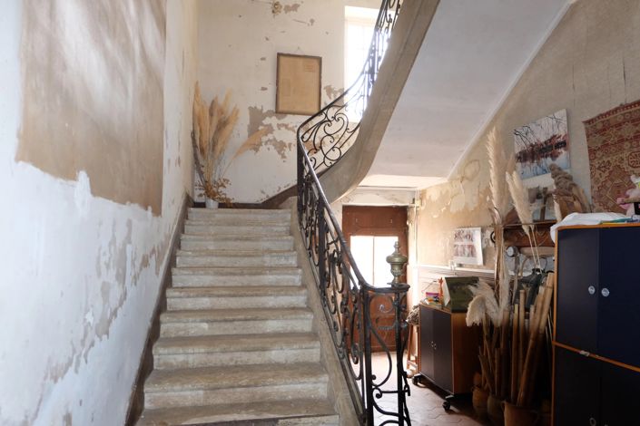 Image No.8-6 Bed House for sale